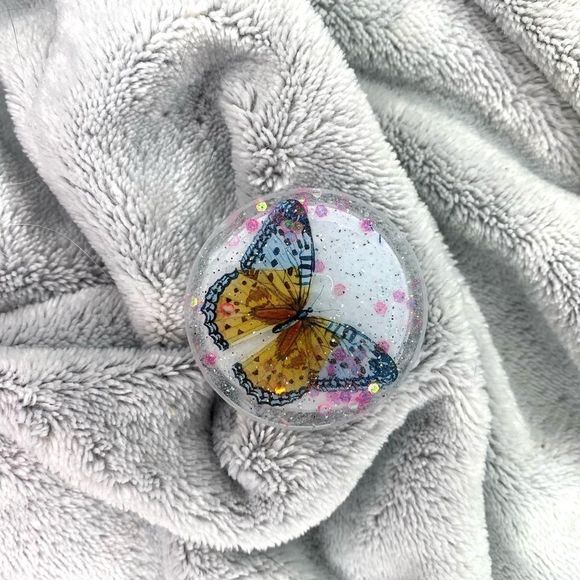 Yellow butterfly phone grip - Picture 4 of 8